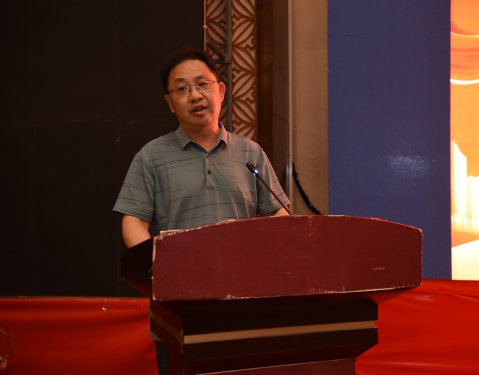 民盟皖医基层委主委、第一附属医院心内科主任医师杨浩发言